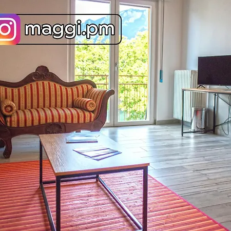 Large Apartment, Free Parking, River View Daire *