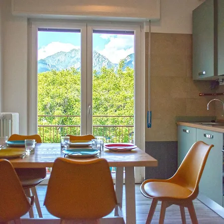Large Apartment, Free Parking, River View * Lecco