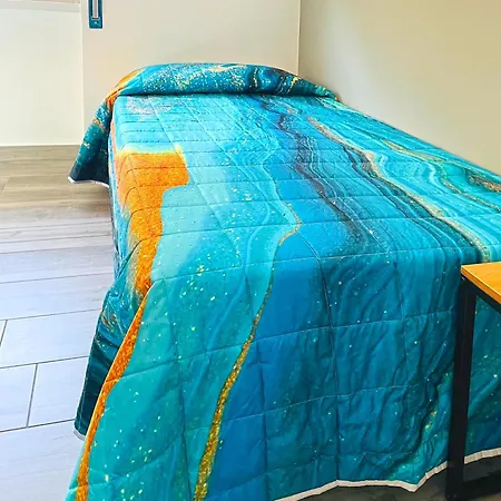 Large Apartment, Free Parking, River View Daire *