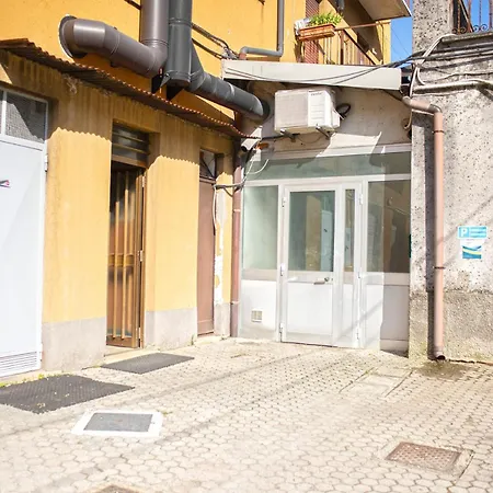 Large Apartment, Free Parking, River View * Lecco