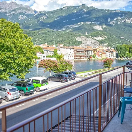 Large Apartment, Free Parking, River View