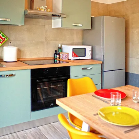 Daire Large Apartment, Free Parking, River View Lecco
